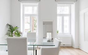 ⍟Luxurious And Bright⍟ 5 Min Walk To City Center